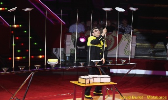 malabares Platos Chinos Malabares Artistas circo atracciones visuales espectaculos