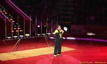 malabares Platos Chinos Malabares Artistas circo atracciones visuales espectaculos