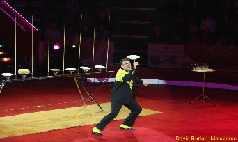 malabares Platos Chinos Malabares Artistas circo atracciones visuales espectaculos